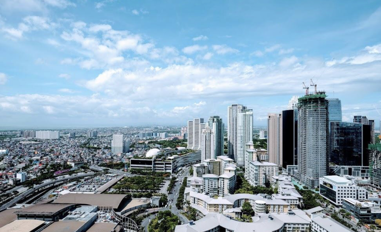 One Serendra, East Tower Condo For Sale, Reduced in BGC (Bonifacio Global City)