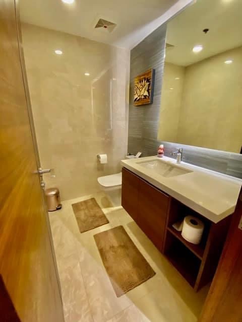 Stunning Rent Luxury Condo With Unobstructed City Views And Bathroom image