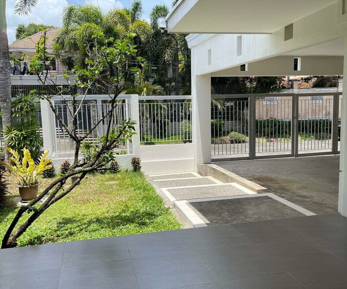 5 Bedroom, Furnished House & Lot, Ledesco Village, Lapaz, Iloilo City