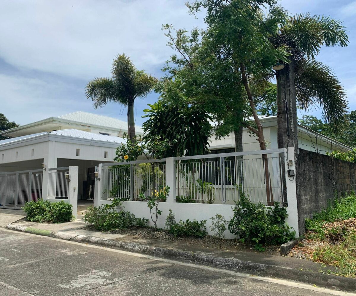 5 Bedroom, Furnished House & Lot, Ledesco Village, Lapaz, Iloilo City