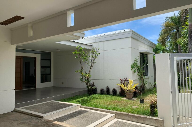 5 Bedroom, Furnished House & Lot, Ledesco Village, Lapaz, Iloilo City